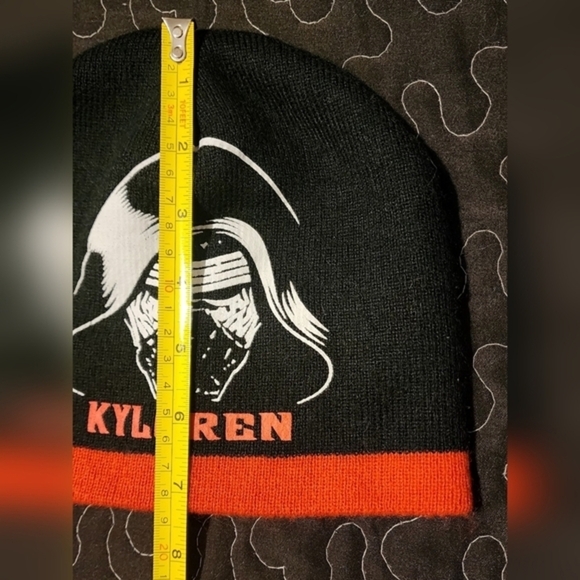 Star Wars Kylo Ren Kid's Beanie Hat. Red & Black. Size 2T-5T - Picture 5 of 5